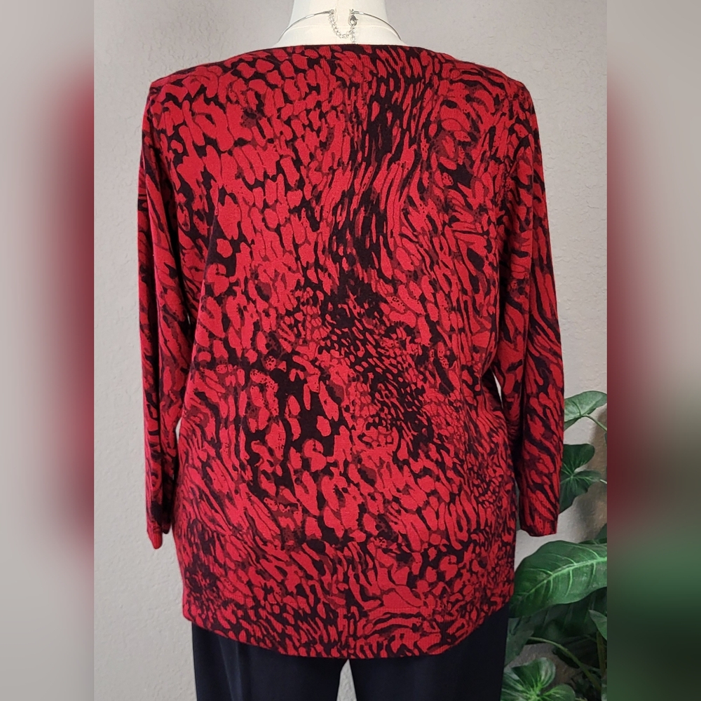 CATO Red and Black Pattern Scoop Neck Button-up Sweater - Plus Size 22/24W - Picture 5 of 8